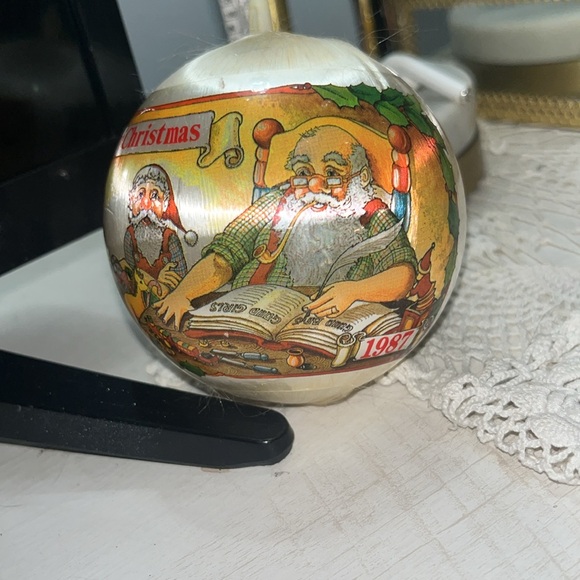 Silk Santa Ornament 1987 - Picture 2 of 2